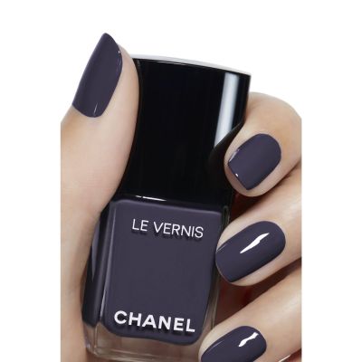 CHANEL LE VERNIS Ribotas leidimas. Ilgai išliekanti nagų lako spalva. 