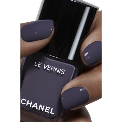 CHANEL LE VERNIS Ribotas leidimas. Ilgai išliekanti nagų lako spalva. 