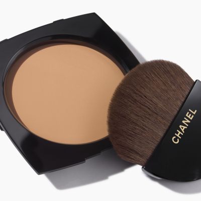 CHANEL LES BEIGES POWDER REFILL Sveiko Švytėjimo suteikiančios skiadrios kompaktinės pudros pakeitimas