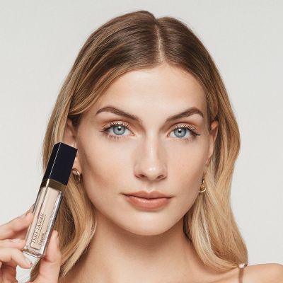 ESTÉE LAUDER Futurist Brightening Skincealer Concealer Maskuojamoji priemonė