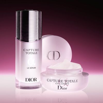 DIOR Capture Totale Le Serum Ypatingai efektyvus  visus odos senėjimo požymius koreguojantis serumas 