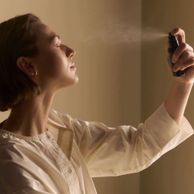 SENSAI Hydrating Fix Mist Makiažą fiksuojanti dulksna