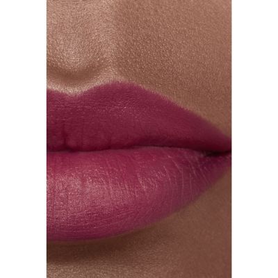 CHANEL ROUGE ALLURE VELVET NUIT BLANCHE Švytintys matiniai lūpų dažai. Limituoto leidimo matinė pakuotė