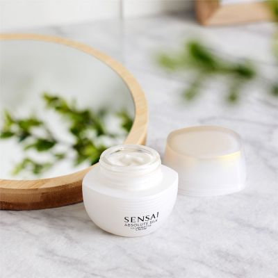 SENSAI Absolute Silk Illuminative Skaistinamasis veido kremas