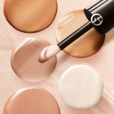 GIORGIO ARMANI BEAUTY Luminous Silk Acqua Švytėjimo suteikianti priemonė