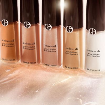 GIORGIO ARMANI BEAUTY Luminous Silk Acqua Švytėjimo suteikianti priemonė