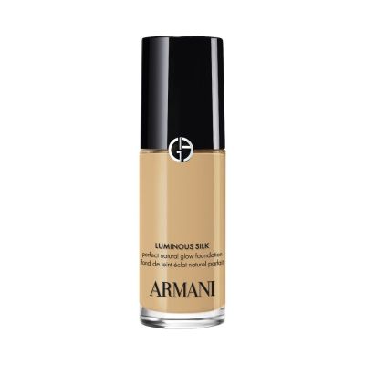 GIORGIO ARMANI BEAUTY Luminous Silk Natural glow radiant foundation