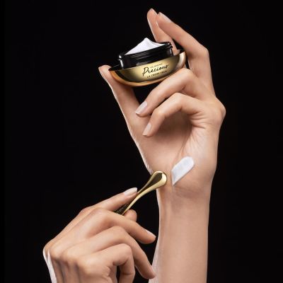 CLARINS Precious La Creme Yeux Paakių kremas