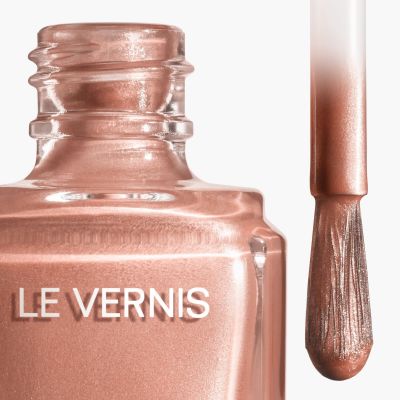 CHANEL LE VERNIS Ribotas leidimas. Ilgai išliekanti nagų lako spalva. 