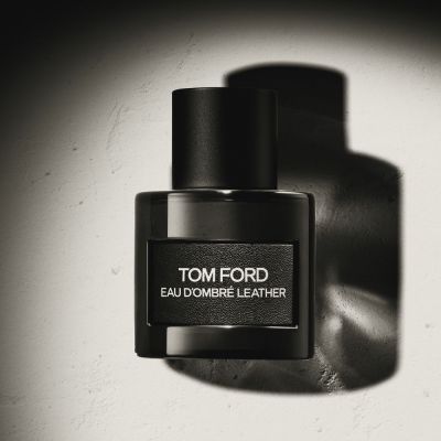 TOM FORD EAU D'OMBRE LEATHER Purškiamas tualetinis vanduo
