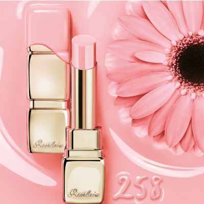 GUERLAIN KissKiss Shine Bloom Žvilgūs lūpų dažai, pagaminti iš 95% natūralios kilmės ingredientų 