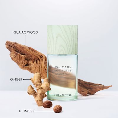 ISSEY MIYAKE EAU ESSENTIELLE Purškiamas kvapusis vanduo
