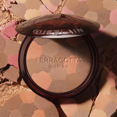 GUERLAIN Terracotta   Light Veido pudra, suteikianti sveiko, saulės pabučiuoto švytėjimo - 96% natūralios kilmės ingredientų