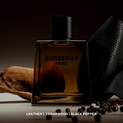 BURBERRY Hero Parfum Intense Purškiami kvepalai