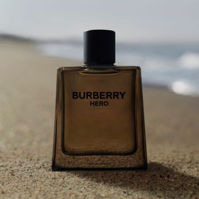 BURBERRY Hero Parfum Intense Purškiami kvepalai