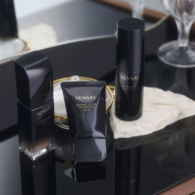 SENSAI Glowing Base SPF10 Makiažo bazė