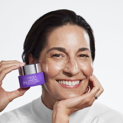 CLINIQUE Smart Clinical Repair_ Wrinkle Correcting Cream SPF30 Dieninis veido kremas