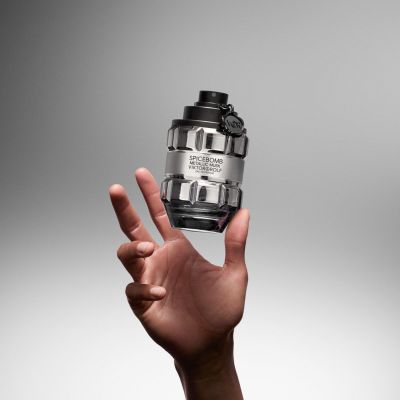 VIKTOR & ROLF SPICEBOMB METALLIC MUSK Purškiamas kvapusis vanduo