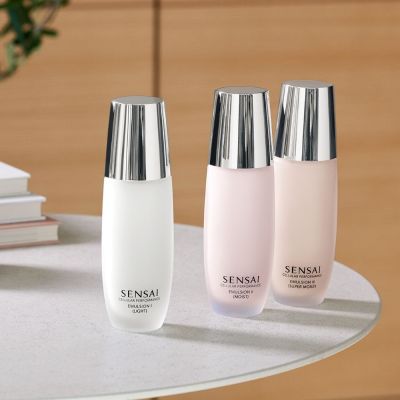 SENSAI Cellular Perfomance Emulsion III Drėkinamoji veido emulsija sausai odai