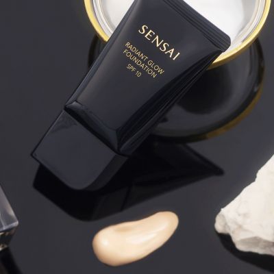 SENSAI Radiant Glow Foundation Kreminė pudra