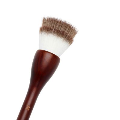 LA BOUCHE ROUGE La Bouche Rouge Highlighter Brush Švytinčios pudros šepetėlis