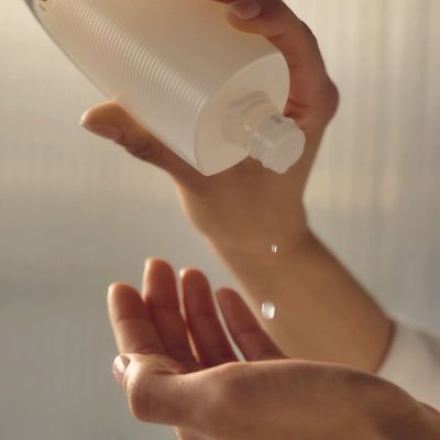 SENSAI Absolute Silk Micro Essence in Lotion Esencija veidui
