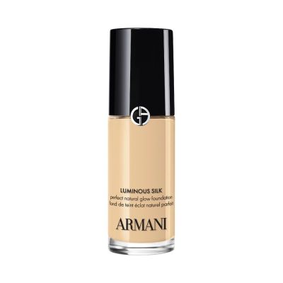 GIORGIO ARMANI BEAUTY Luminous Silk Natural glow radiant foundation