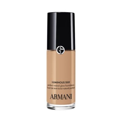 GIORGIO ARMANI BEAUTY Luminous Silk Natural glow radiant foundation