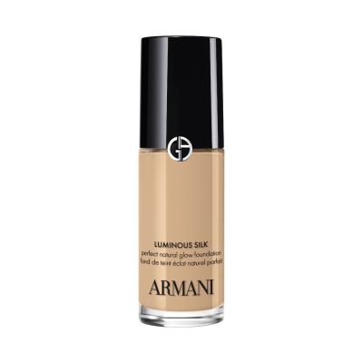 GIORGIO ARMANI BEAUTY Luminous Silk Natural glow radiant foundation