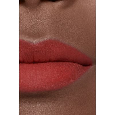 CHANEL ROUGE ALLURE LIQUID VELVET  Creamy velvet lipcolour