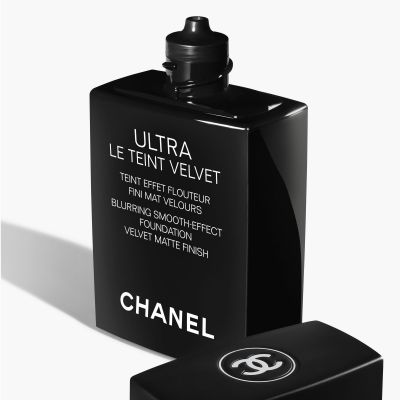 CHANEL ULTRA LE TEINT VELVET Matinį rezultatą suteikianti kreminė pudra