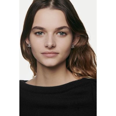 CHANEL ULTRA LE TEINT VELVET Matinį rezultatą suteikianti kreminė pudra