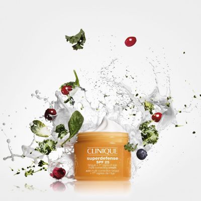 CLINIQUE Superdefense SPF25 Fatigue+1st Signs Of Age Multi-Correcting Cream Dry Combination Skin Dieninis veido kremas