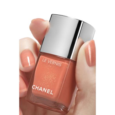 CHANEL LE VERNIS Ribotas leidimas. Ilgai išliekanti nagų lako spalva. 