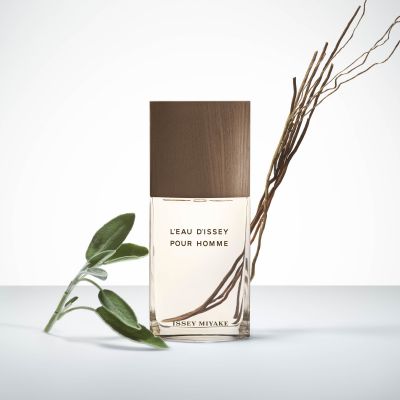 ISSEY MIYAKE Eau & Vetiver  Purškiamas tualetinis vanduo